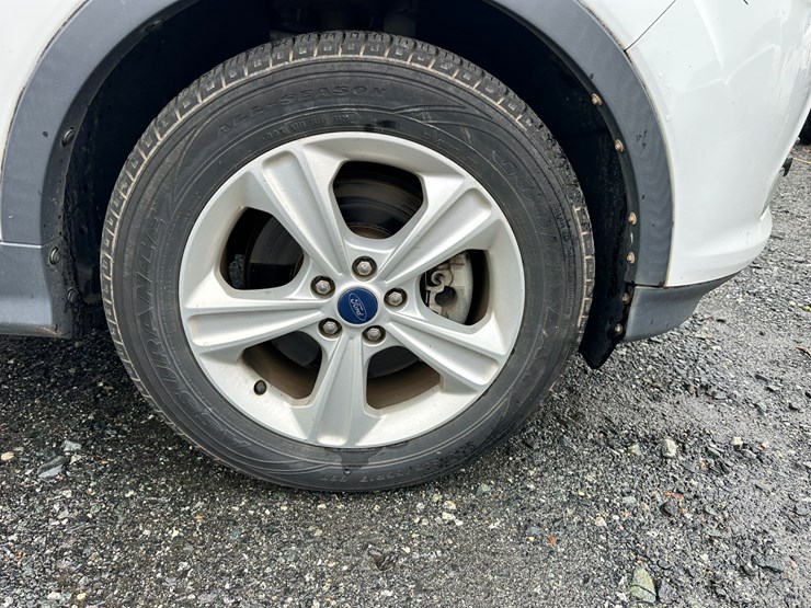 2014-ford-escape-image-24