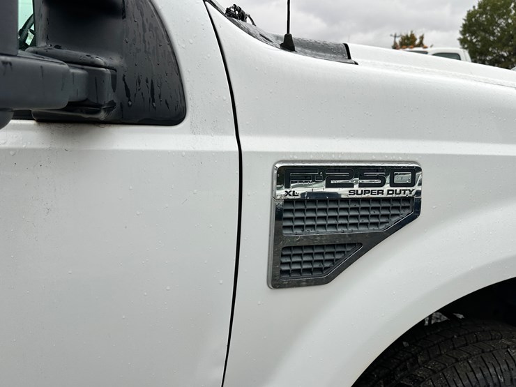 2008-ford-f250-xl-image-29