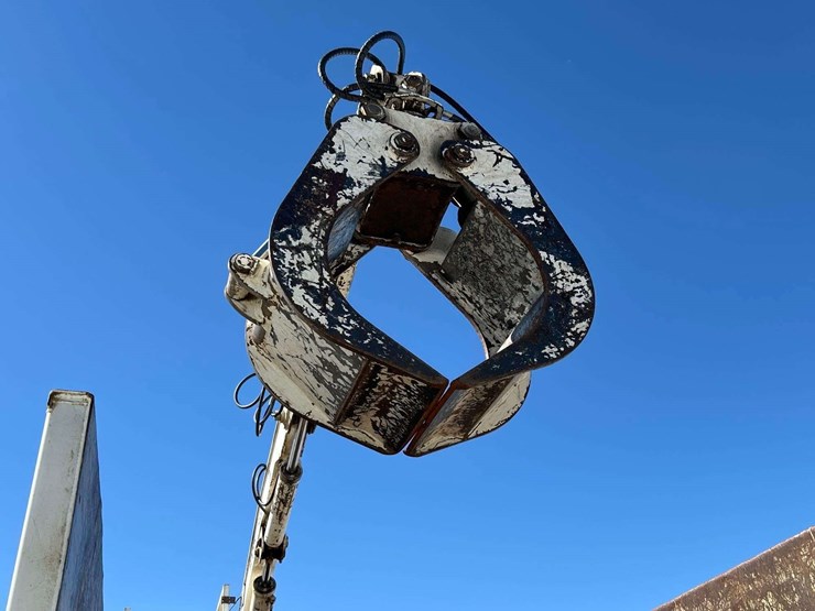 2017-peterbilt-348-image-27