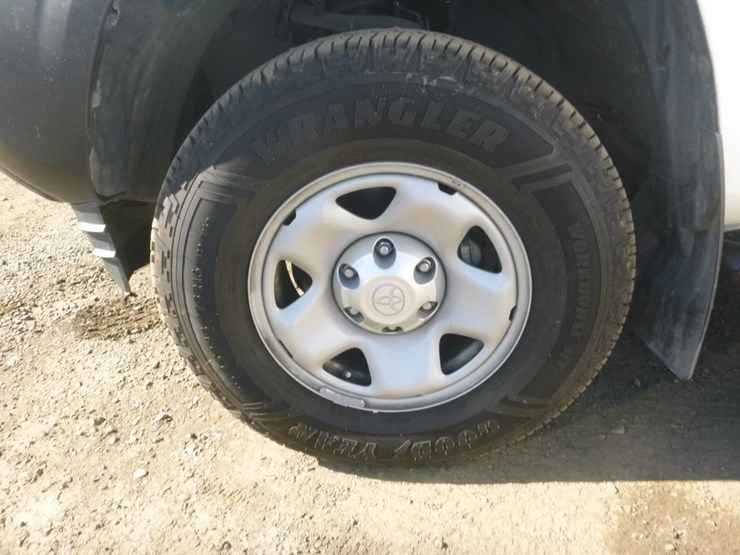 2018-toyota-tacoma-image-13