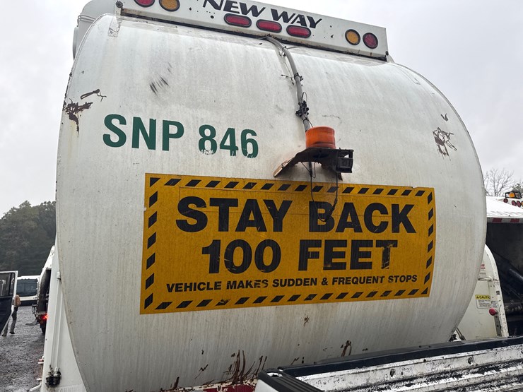 2012-autocar-acx64-image-7