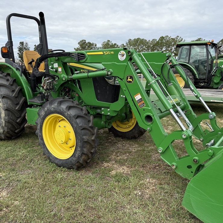 JOHN DEERE 5055E