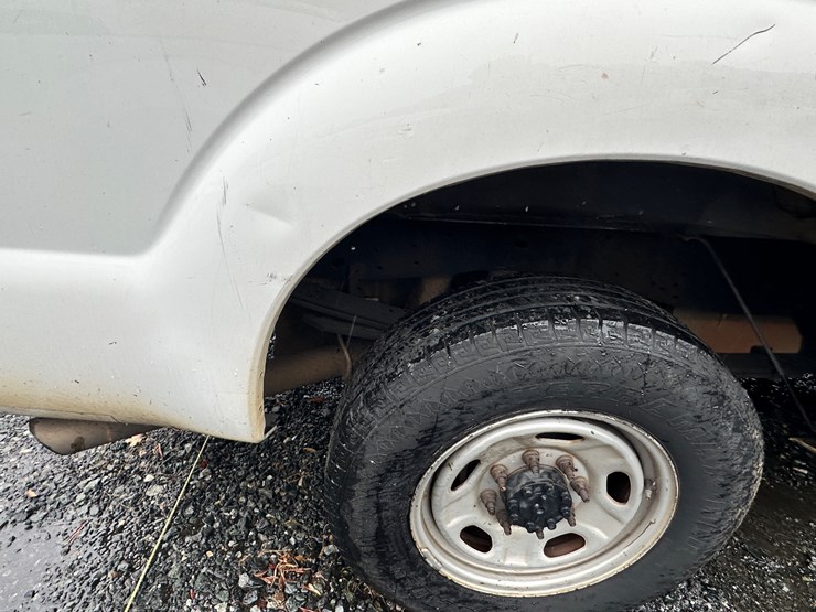 2012-ford-f250-xl-image-11