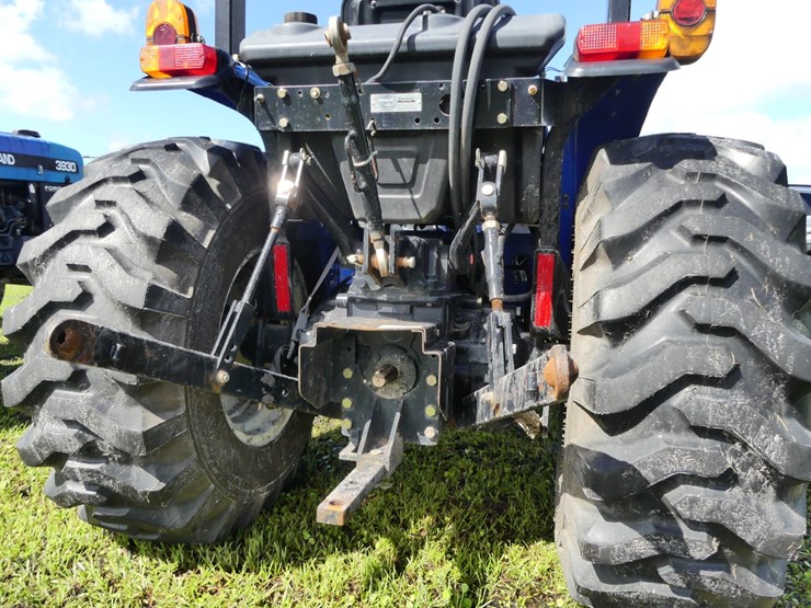 new-holland-workmaster-37-image-5