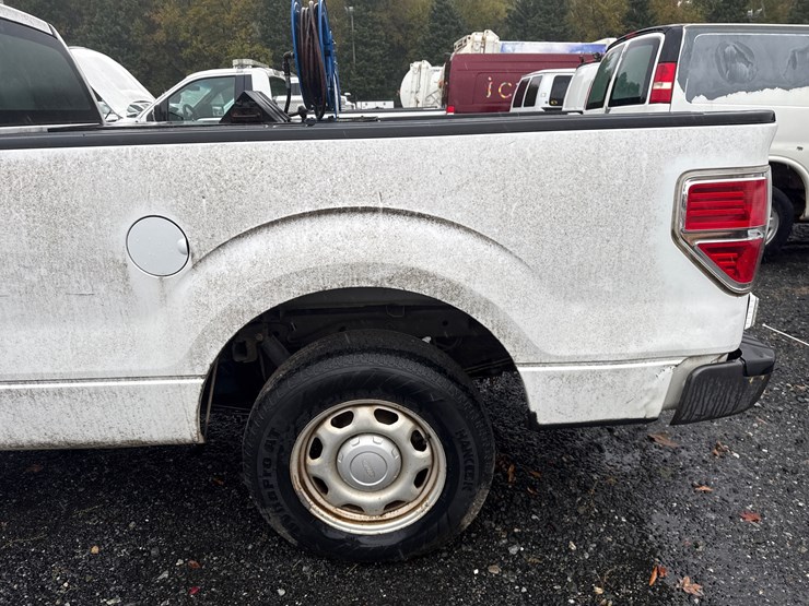 2011-ford-f150-xl-image-15