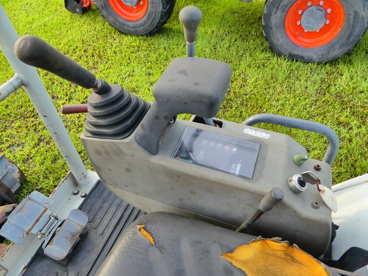 takeuchi-tb016-image-10