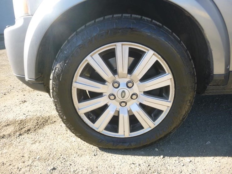 2012-land-rover-lr4-image-15