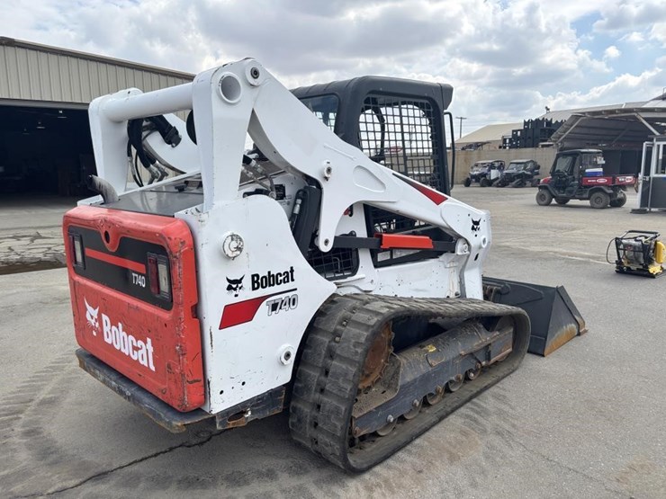 2019-bobcat-t740-image-3