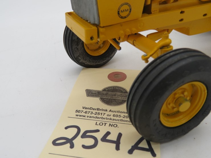 minneapolis-moline-g1000-image-8