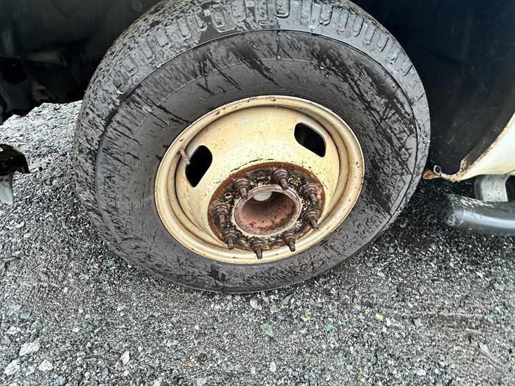 2014-ford-f350-xl-image-40