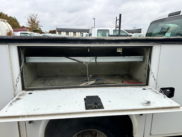 2015-ford-f350-xl-image-14