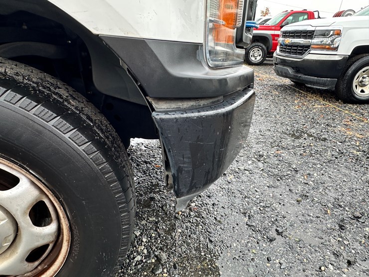 2020-ford-f150-xl-image-33