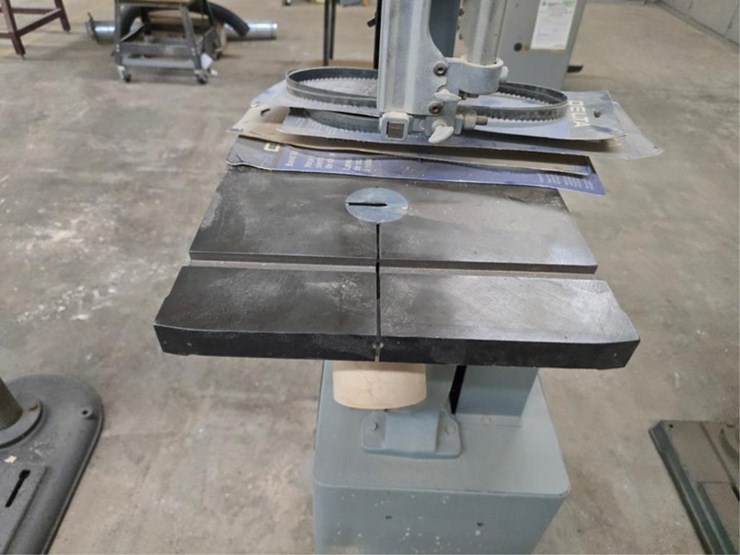 #2702-•-delta-band-saw-image-9