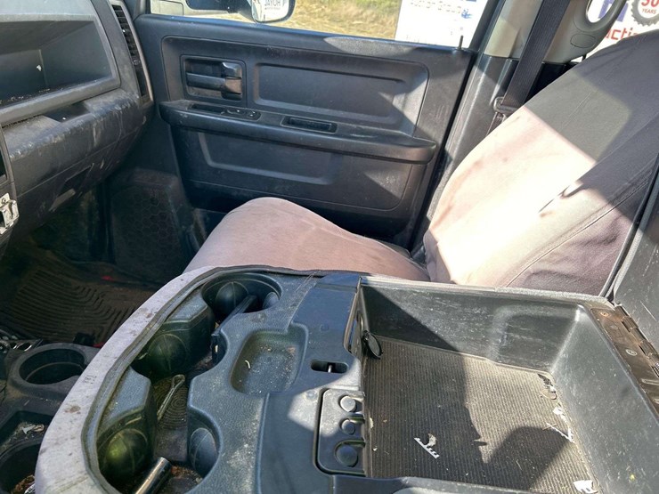 2016-dodge-ram-5500-4x4-crew-cab-stellar-4421-4,000lb-2-ton-crane-service-truck-image-17