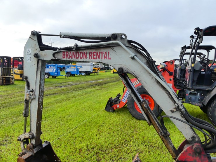 takeuchi-tb016-image-5