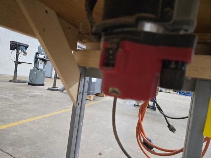 #2725-•-milwaukee-2'x3'-router-table-image-8