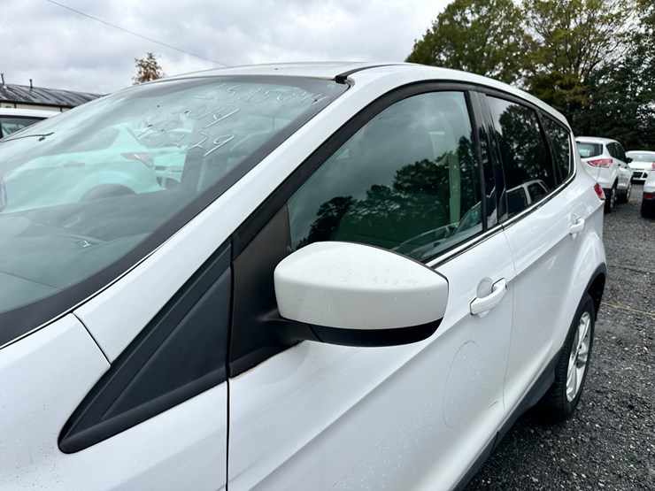 2014-ford-escape-image-35