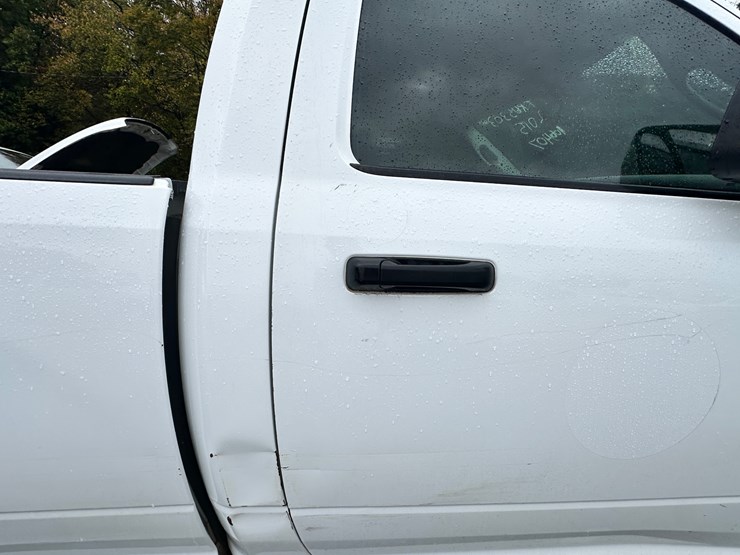 2015-dodge-ram-1500-image-19