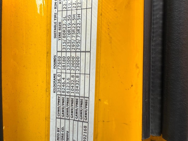 2018-peterbilt-567-image-19