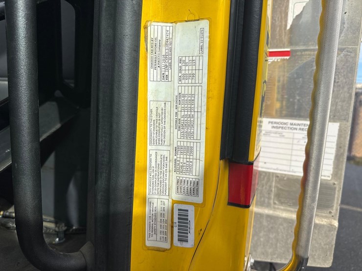 2017-peterbilt-567-image-21