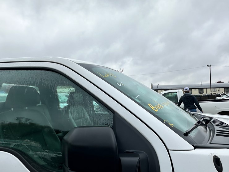 2020-ford-f150-xl-image-25