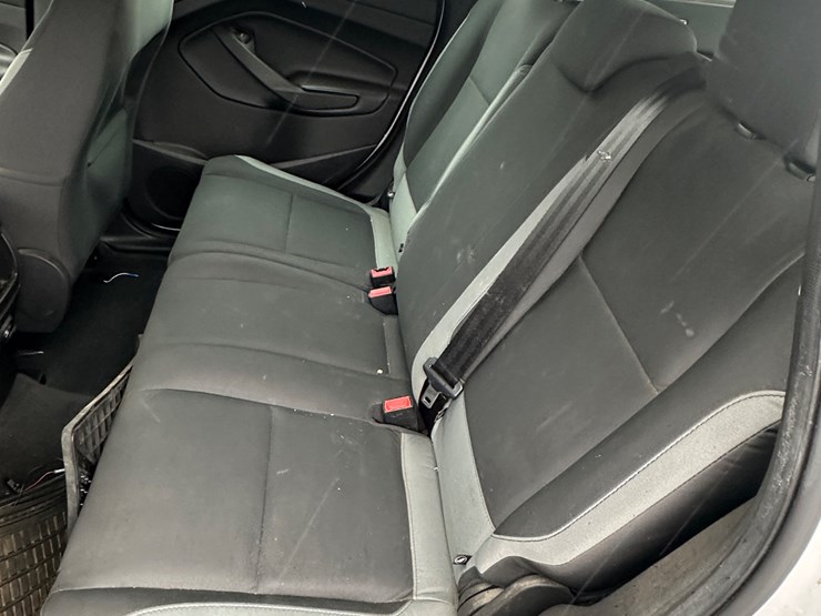 2015-ford-escape-image-23