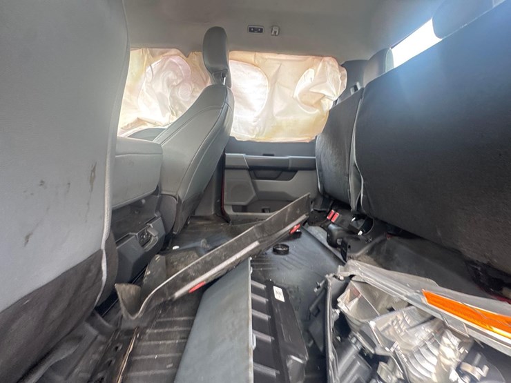 2022-ford-f150-xl-image-13