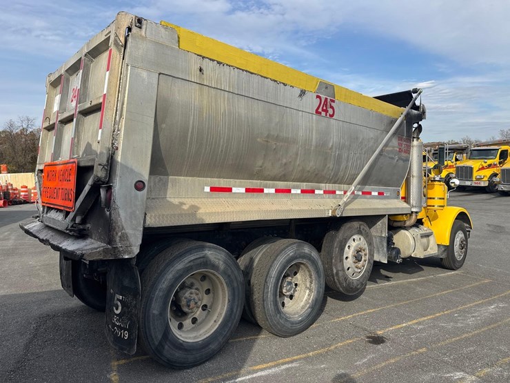 2003-peterbilt-378-image-3