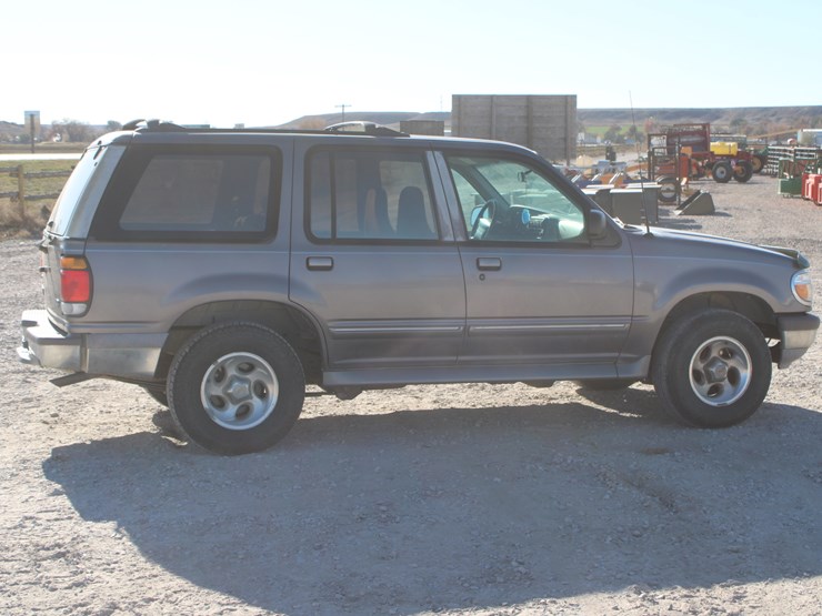 1996-ford-explorer-xlt-image-5