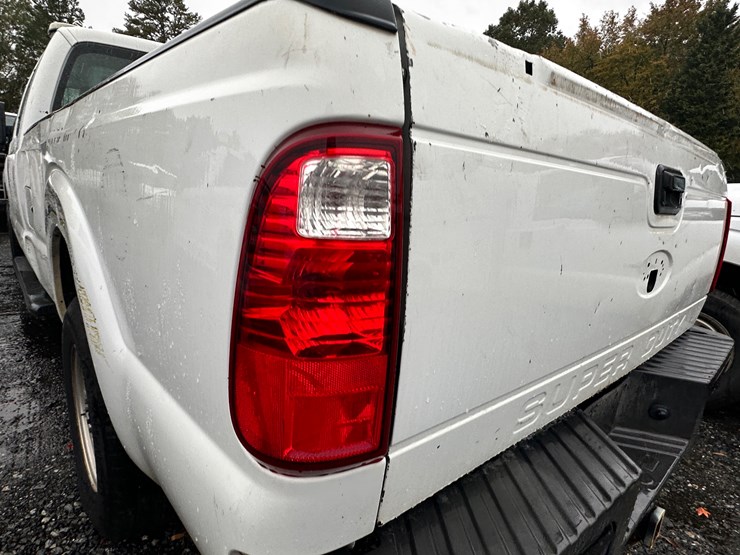 2012-ford-f250-xl-image-67