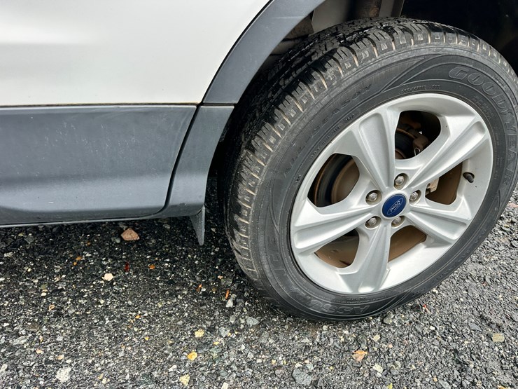 2014-ford-escape-image-43