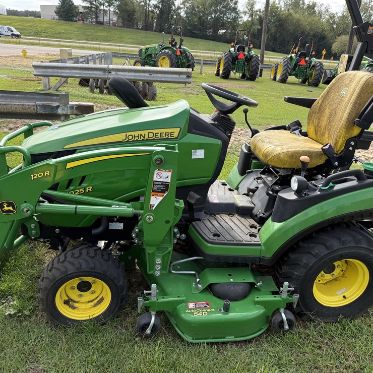 JOHN DEERE 1025R