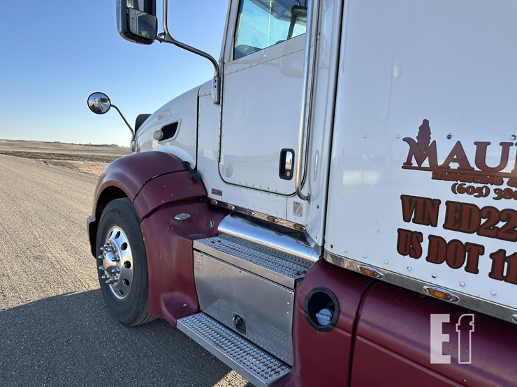 2014-peterbilt-386-image-18