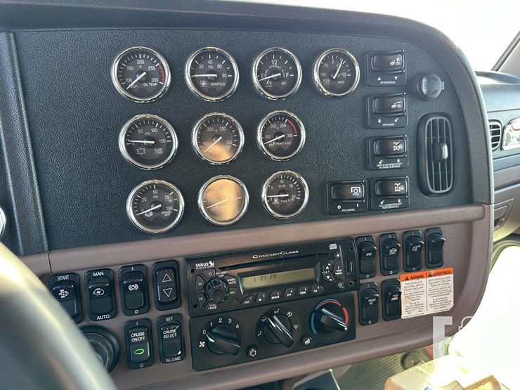 2014-peterbilt-386-image-24