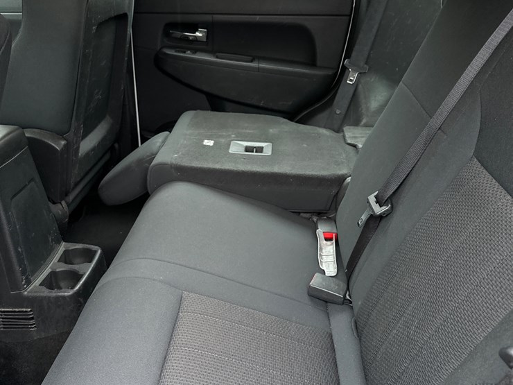 2012-jeep-liberty-image-30