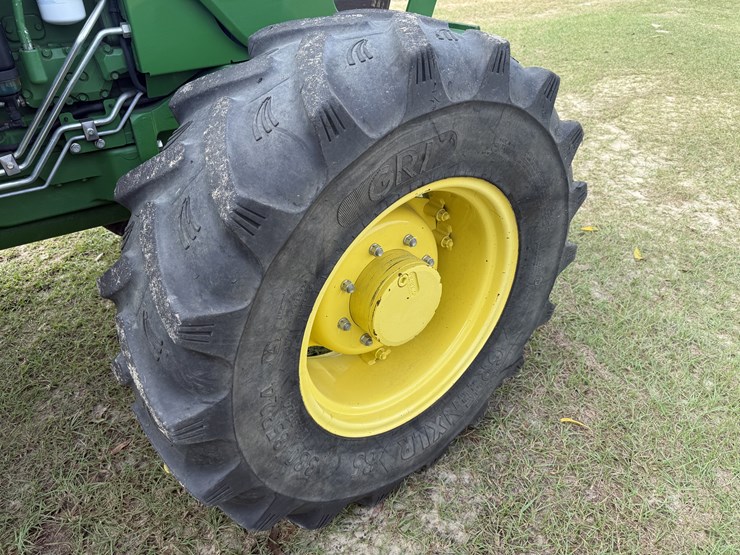 2017-john-deere-6120e-image-6