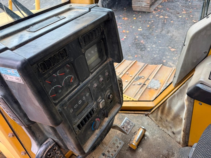 caterpillar-d6n-lgp-image-12