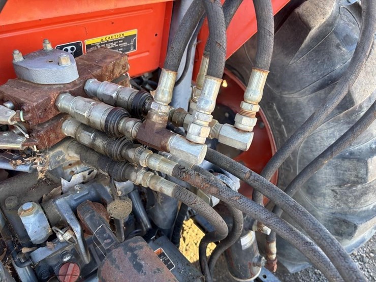 2006-kubota-m6040-image-18