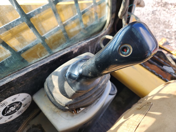 caterpillar-257-image-13