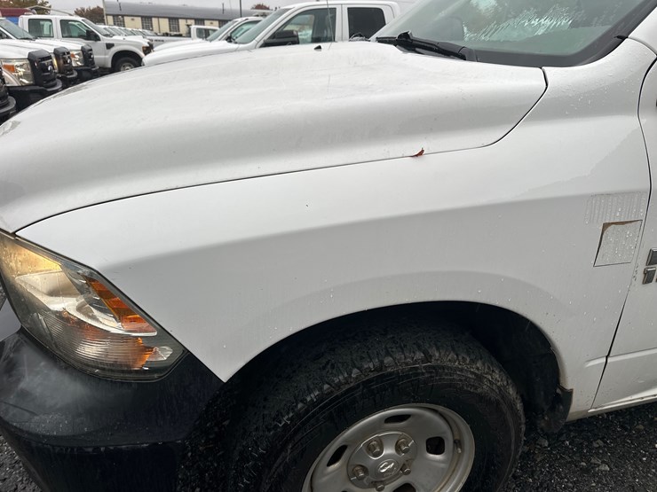 2015-dodge-ram-1500-image-25