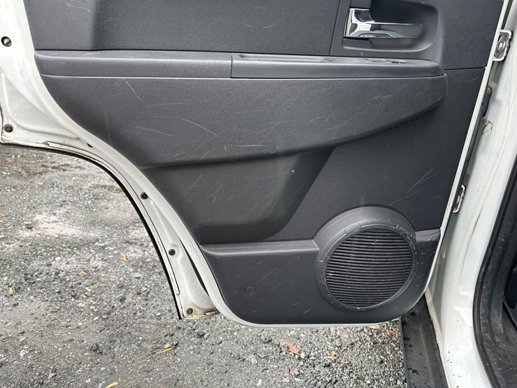 2012-jeep-liberty-image-25