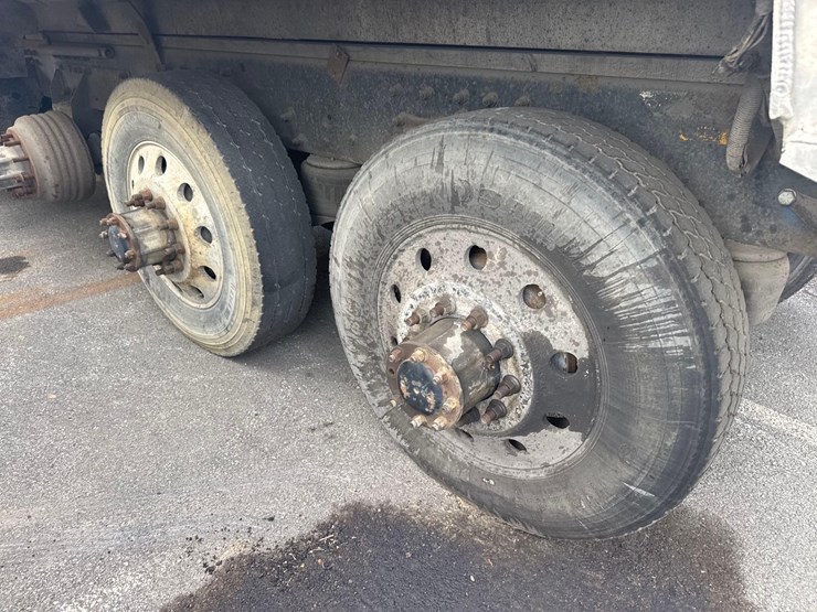 1997-peterbilt-378-image-4