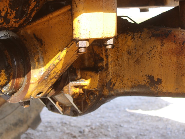 caterpillar-930-image-70