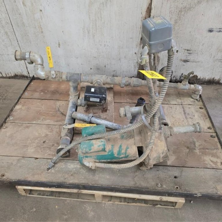 #2683 • Electric Water Pump & Pipe