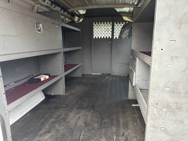 2014-utility-van-image-20