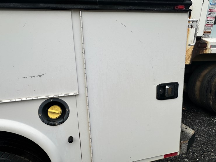 2015-ford-f350-xl-image-50