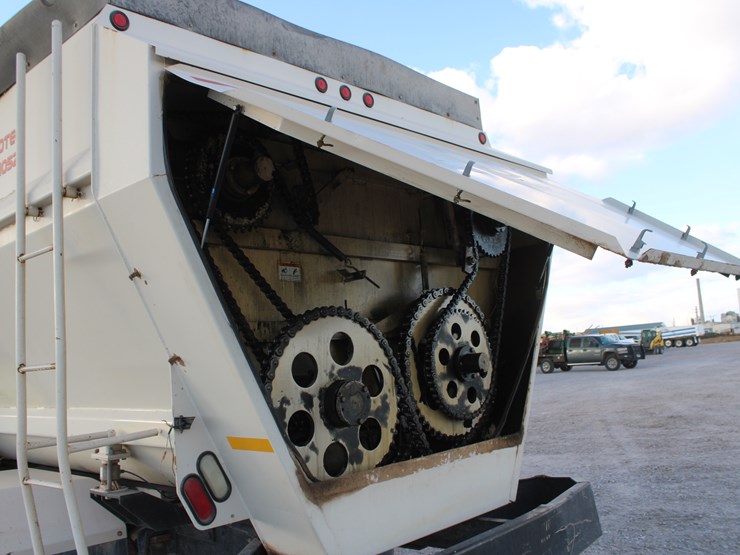 2004-international-durastar-4300-image-75