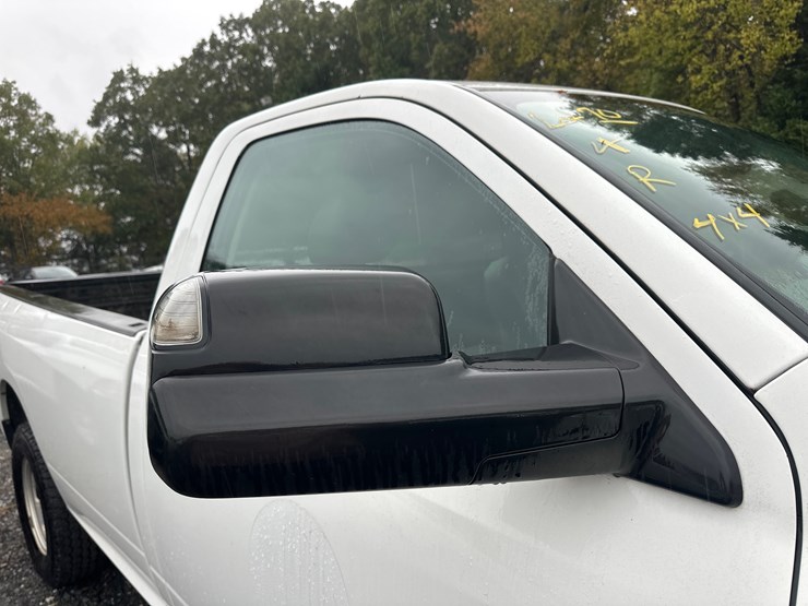 2015-dodge-ram-1500-image-17