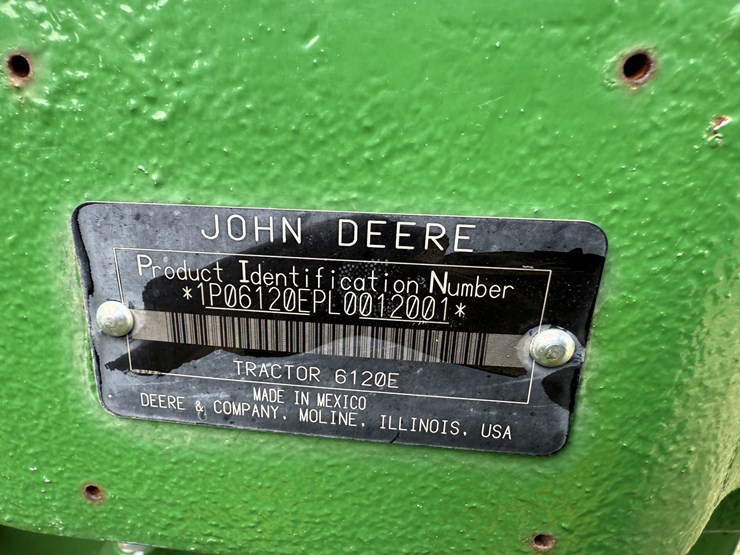2017-john-deere-6120e-image-19