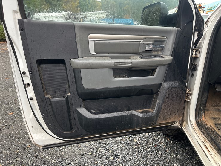 2015-dodge-ram-1500-image-48